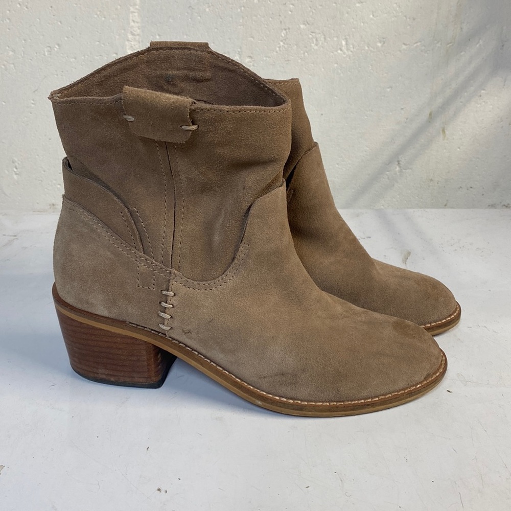 Dolce vita suede bootie
